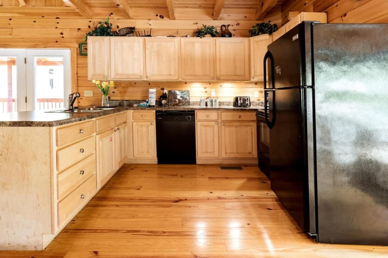 Smoky Mtn Hideaway - Cabin W/ Hot Tub & Pool Table Villa Sevierville Eksteriør bilde