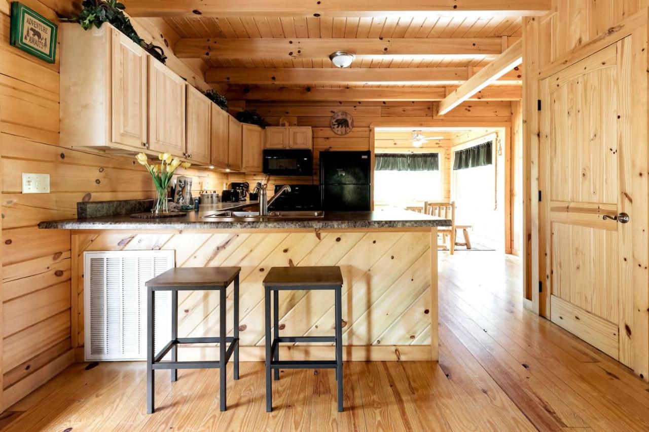 Smoky Mtn Hideaway - Cabin W/ Hot Tub & Pool Table Villa Sevierville Eksteriør bilde